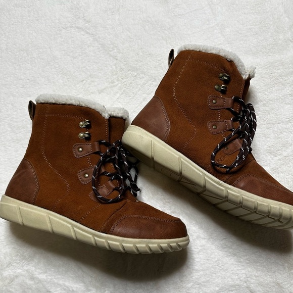 Magellan Outdoors Brown and White Ankle Boots with Fluffy Lining - Picture 3 of 6